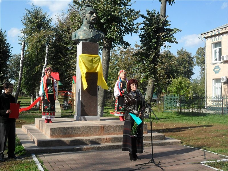 В Олександрівці пройшло урочисте відкриття пам’ятника Левку Мацієвичу