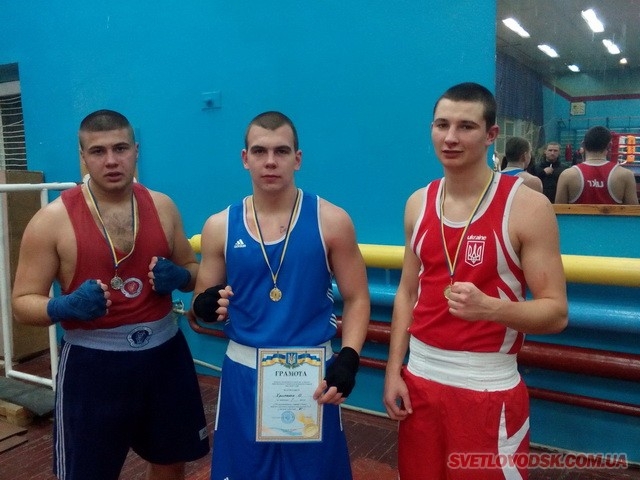 Світловодські боксери продемонстрували гідний бокс у Кременчуці 