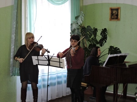 Сергій Філіпенко привітав із 55-ти річчям директора дитячої музичної школи