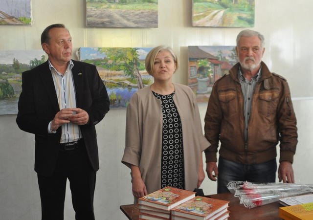 В Олександрівці пройшла виставка картин художників з Одещини та Харківщини