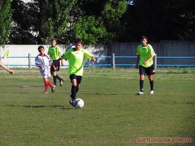 На Світловодському міському стадіоні розпочався футбольний турнір до Дня Незалежності  