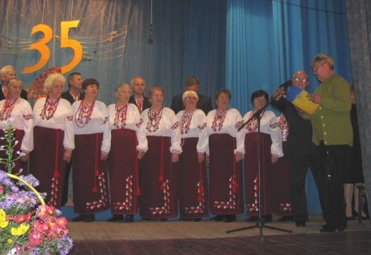 Народному аматорському хоровому колективу "Ветеран" - 35!