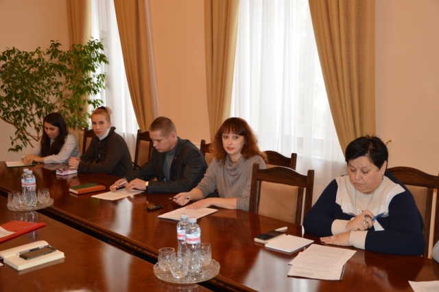 Соціальні гарантії для осіб з обмеженими фізичними можливостями обговорювали в Кропивницькому