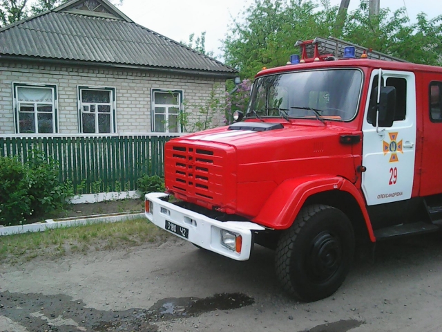 Олександрівські вогнеборці загасили пожежу в житловому будинку