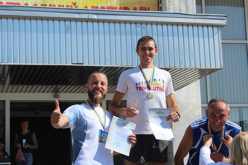 Срібним призером Кременчуцького Відкритого чемпіонату з легкоатлетичного кросу  став власівчанин Владислав Ахмедулін