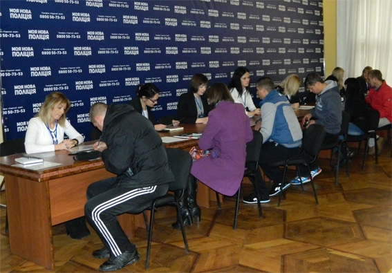 За перший день до патрульної поліції Кіровограда подали анкети більше тисячі кандидатів 