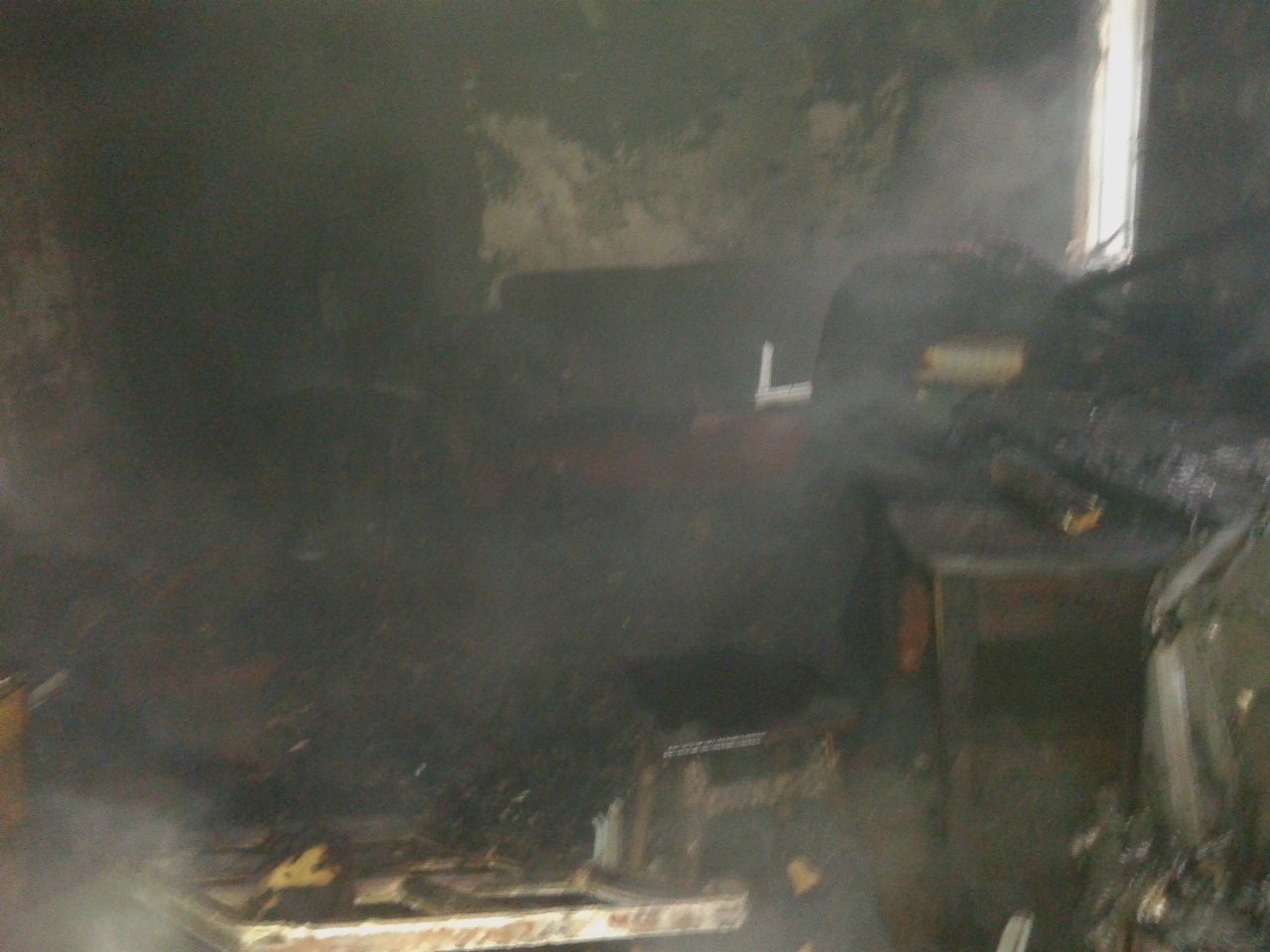 Рятувальники ліквідували пожежу покрівлі житлового будинку в Олександрівському районі 