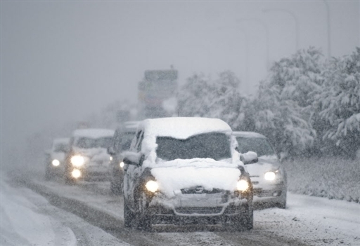 Сильні снігопади прогнозують ще в трьох областях України
