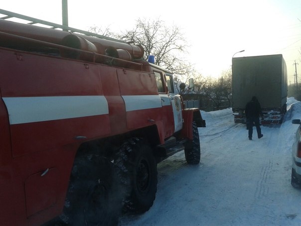 Знам’янський район: рятувальники допомогли водіям двох вантажівок подолати снігові замети