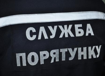 Олександрівський район: рятувальники відбуксирували з кювету автомобіль