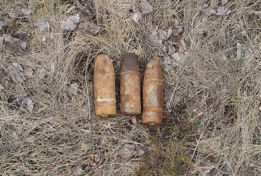У Знам’янському районі було виявлено та знешкоджено 3 артилерійські снаряди часів Другої світової війни