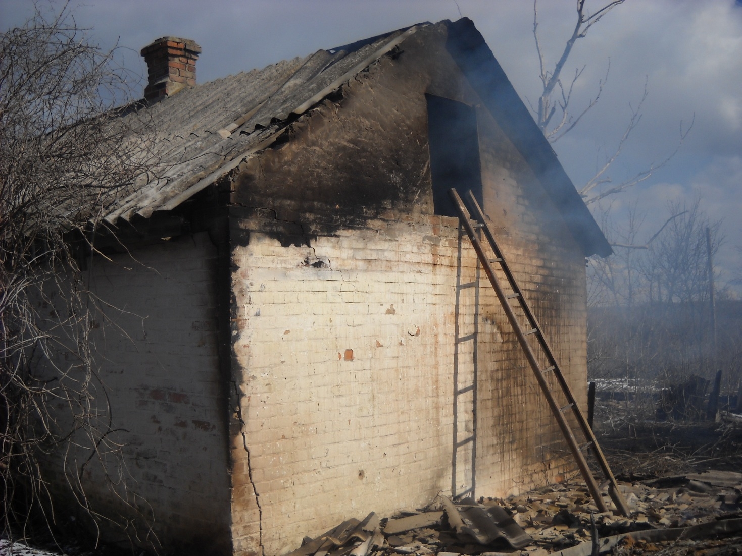 Новгородківський район: рятувальники ліквідували пожежу в нежитловій споруді