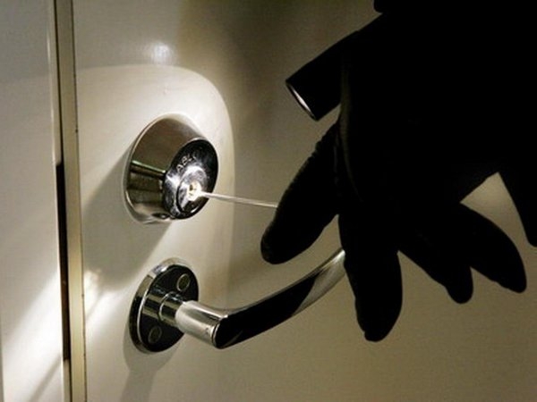 Наряд поліції охорони попередив крадіжку з приватного будинку 