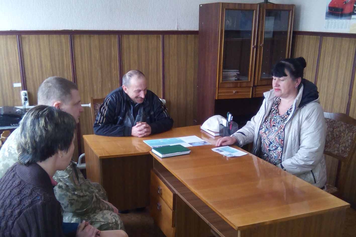 Жителям Світловодщини пояснили переваги служби за контрактом