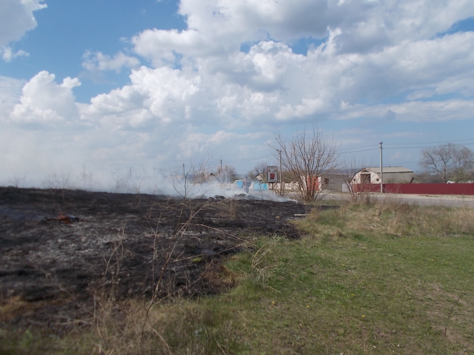 Рятувальники загасили пожежу сухої трави у Світловодському районі 