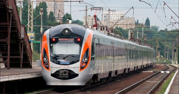 На Великдень областю курсуватиме додатковий швидкісний поїзд Київ–Запоріжжя–Київ 