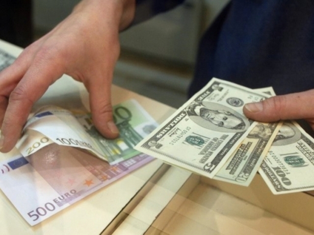 Держава в державі: українські банки самостійно змінюватимуть курси валют