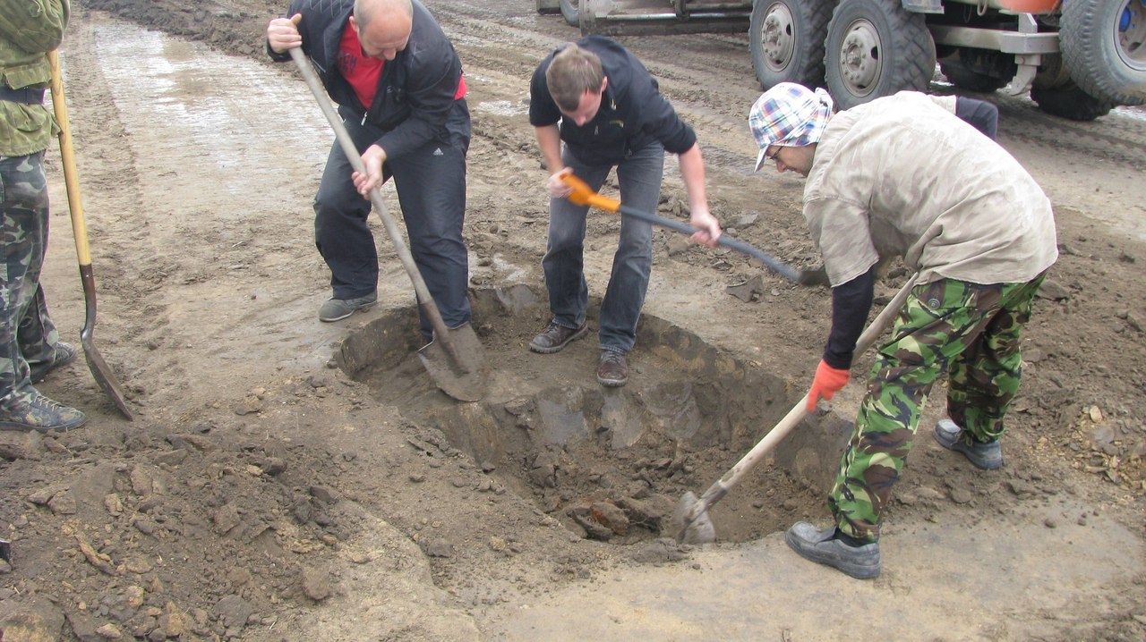 На Новгородківщині археологи знайшли п'ять давніх поховань 