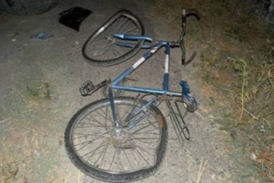 На Кіровоградщині автомобіль збив велосипедиста