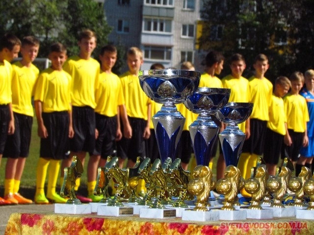 На Світловодському міському стадіоні розпочався футбольний турнір до Дня Незалежності  