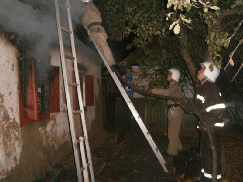 Знам’янський район: рятувальники загасили пожежу у літній кухні