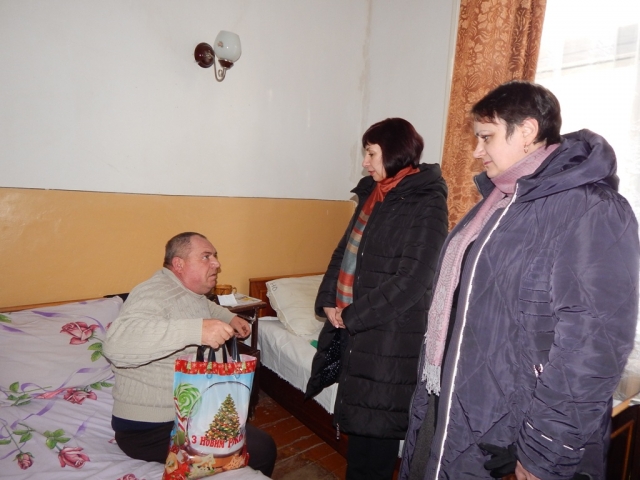 Представники Знам’янської райдержадміністрації відвідали учасників ліквідації наслідків аварії на ЧАЕС у лікарні