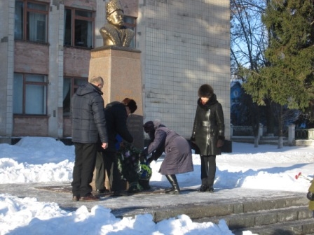 В Онуфріївці День Соборності України відзначили біля пам’ятника Тарасу Шевченку