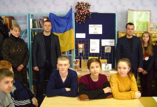«В нашій пам’яті вони завжди – Герої України»