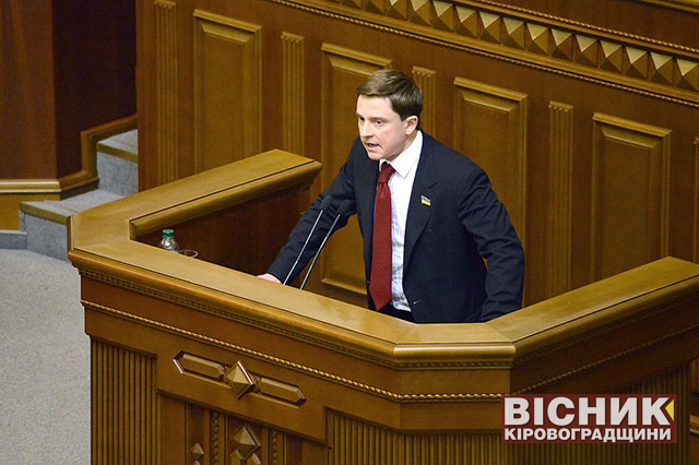 «Довгий не міг не підписати рішення сесії Київради», — Генпрокурор Луценко