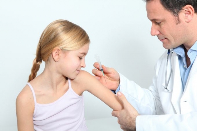 МОЗ закликає лікарів щеплювати пацієнтів, а місцеву владу – слідкувати за наявністю вакцин