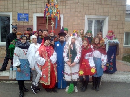 У смт Знам’янка Друга відбулося театральне тематичне свято «Бо прийдуть до тебе три празники в гості»