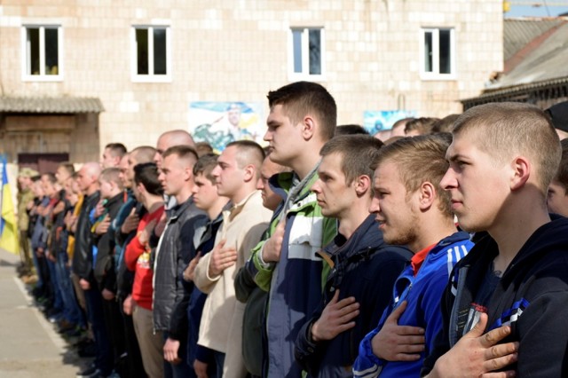 Цієї весни 690 юнаків з Кіровоградщини підуть служити до Збройних Сил України