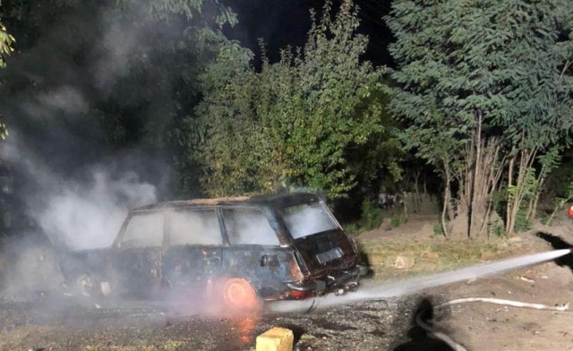 У Новгородці вогнеборці загасили пожежу легкового автомобіля