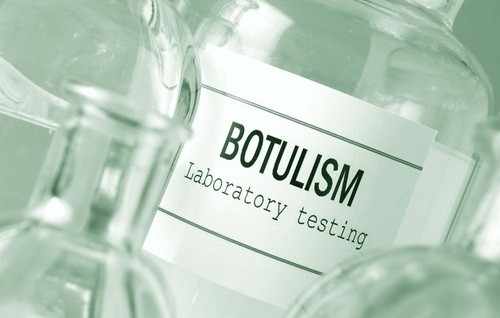 Хворим з підозрою на ботулізм введено протиботуліністичну сироватку