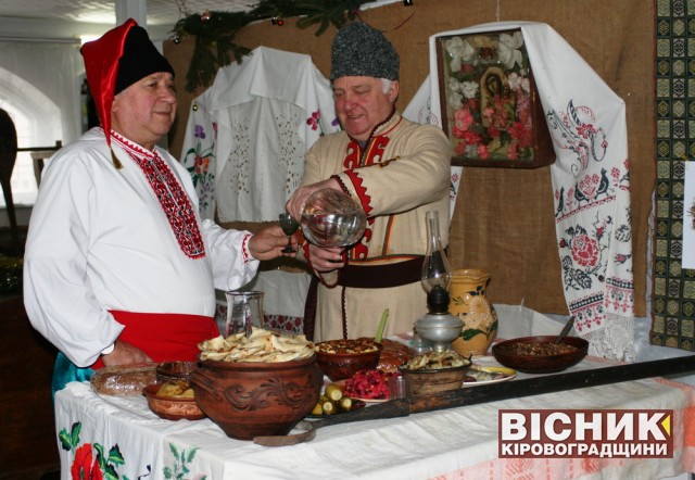 У Новоархангельському краєзнавчому музеї ретро-ялинка та різдвяна виставка — онлайн