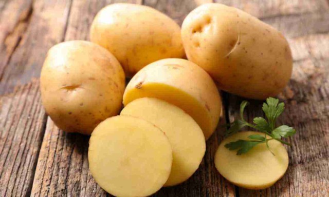 Сира картопля для краси очей