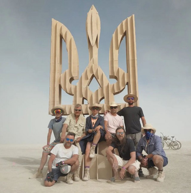 На Burning Man створили «Тризуб Свободи»