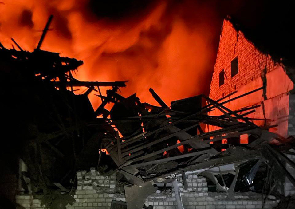 Уламки збитої російської ракети пошкодили будівлі в Онуфріївці