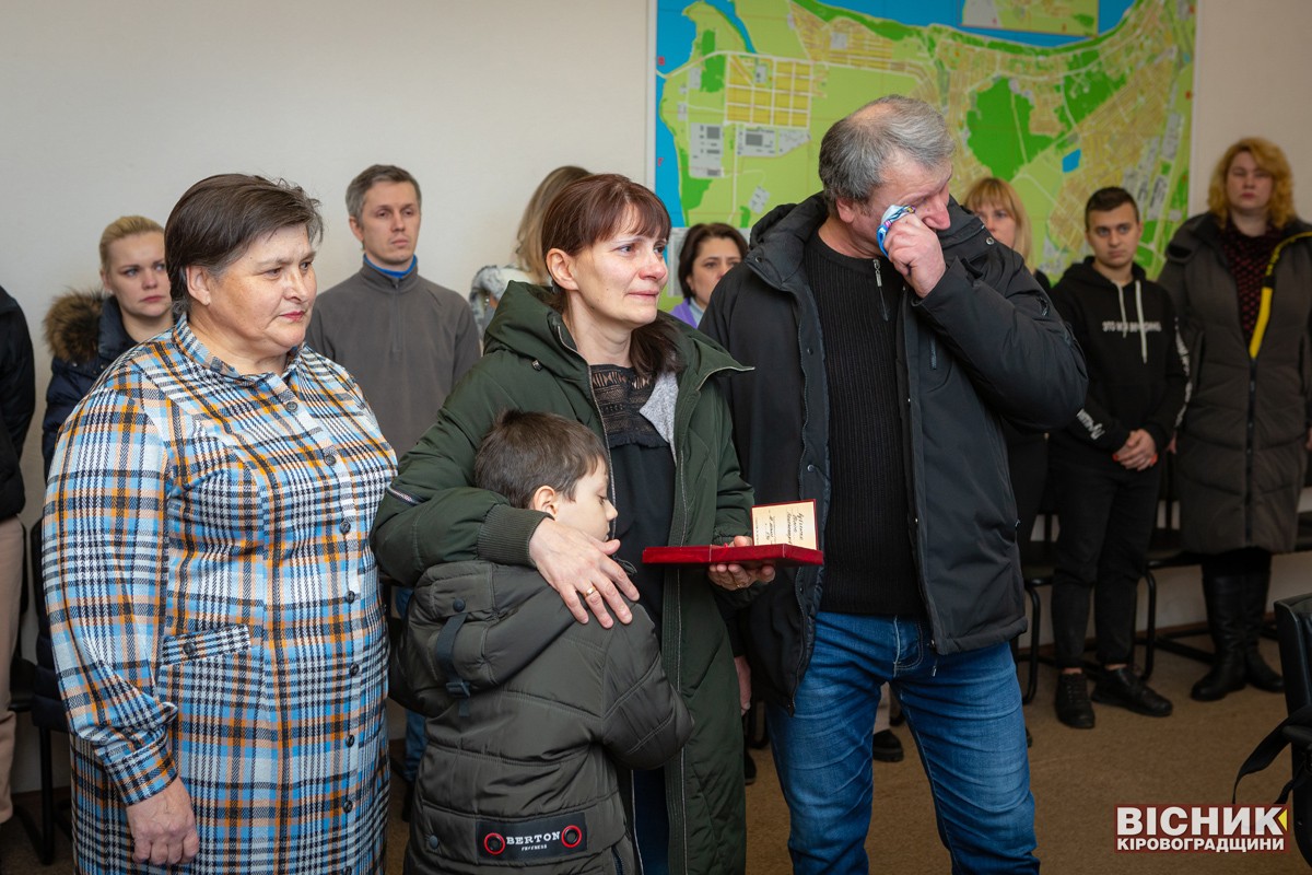 Батькам загиблої бойової медикині Юлії Зубченко передали її нагороду — орден "За мужність" ІІІ ступеня