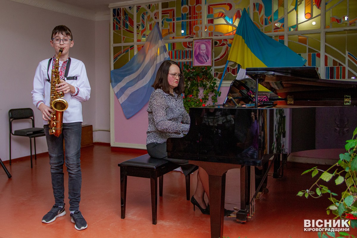 Учні дитячої музичної школи пройшли шкільний тур обласного конкурсу «Паросток»