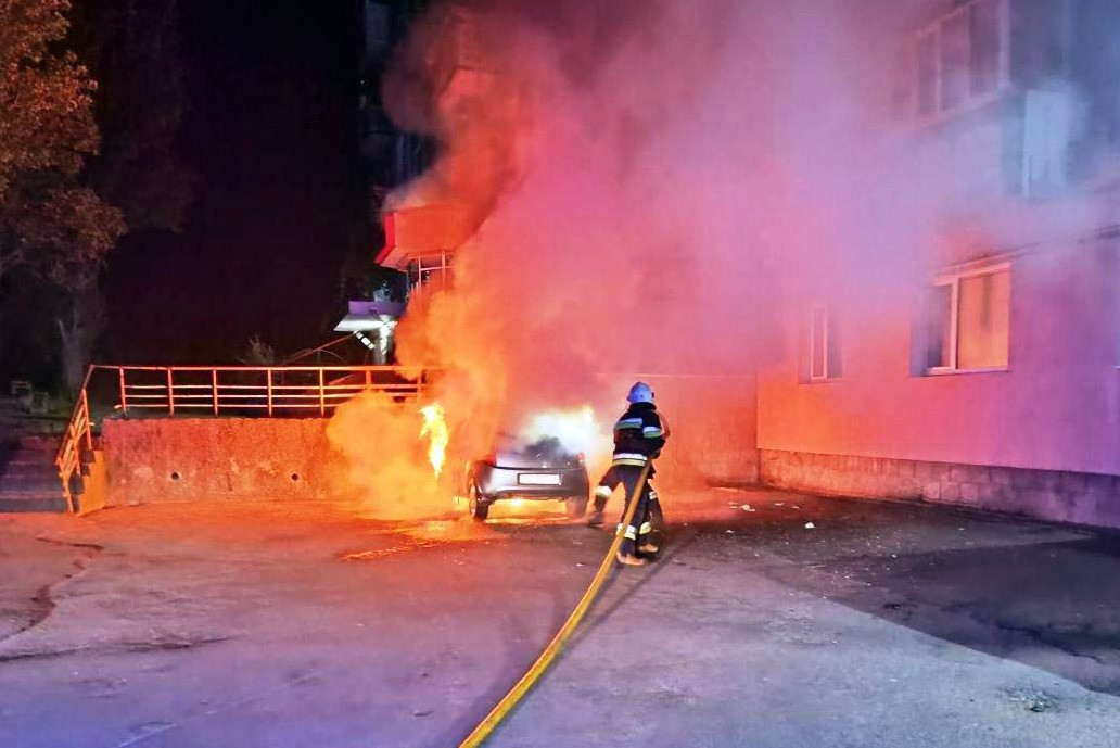 У Світловодську вночі загорілася машина депутатки місцевої ради