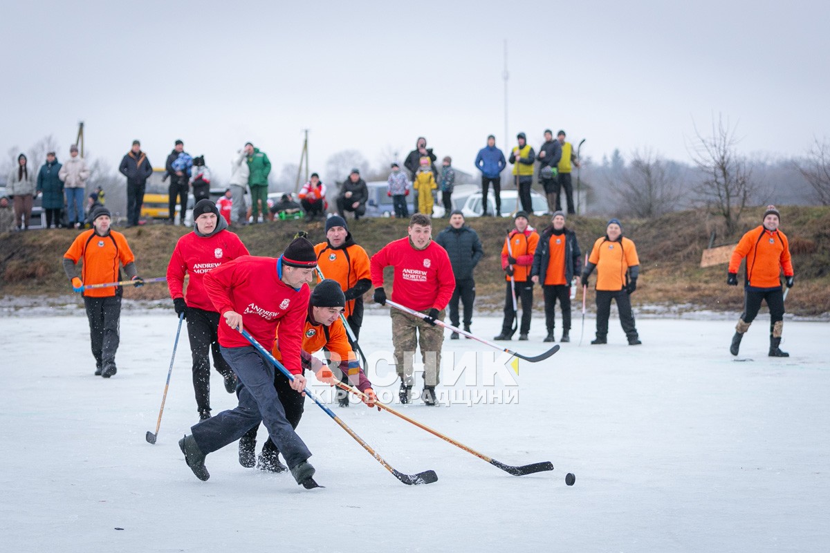 Хокейний турнір на Онуфріївщині попри плюсову температуру 