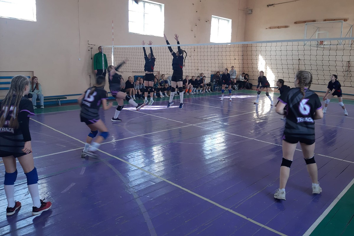 "Дніпровські хвилі" вибороли золото чемпіонату області з волейболу