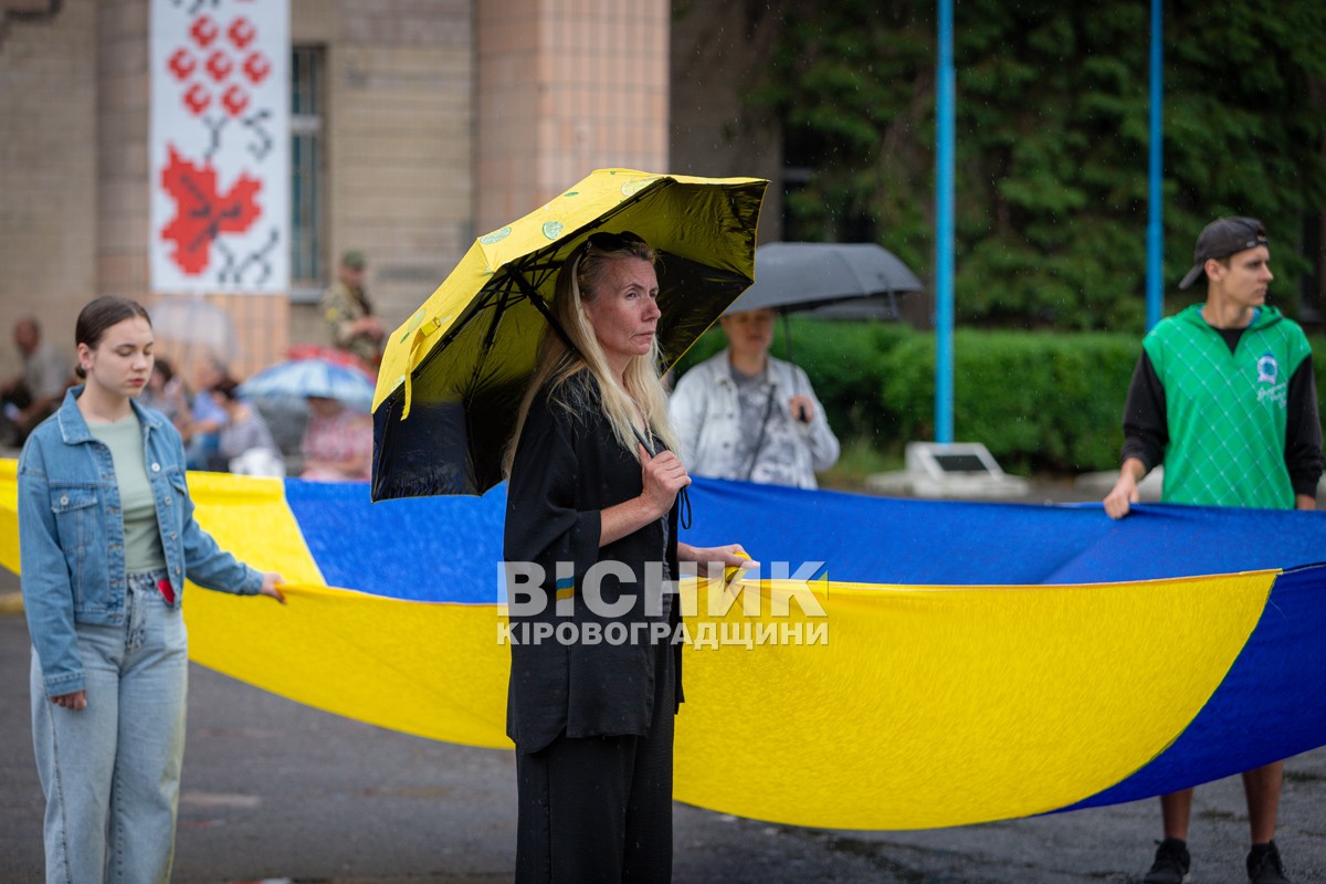 Світловодська громада провела в останню путь захисника України Олексія Костирєва