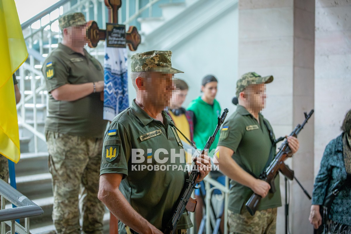 Світловодська громада провела в останню путь захисника України Олексія Костирєва