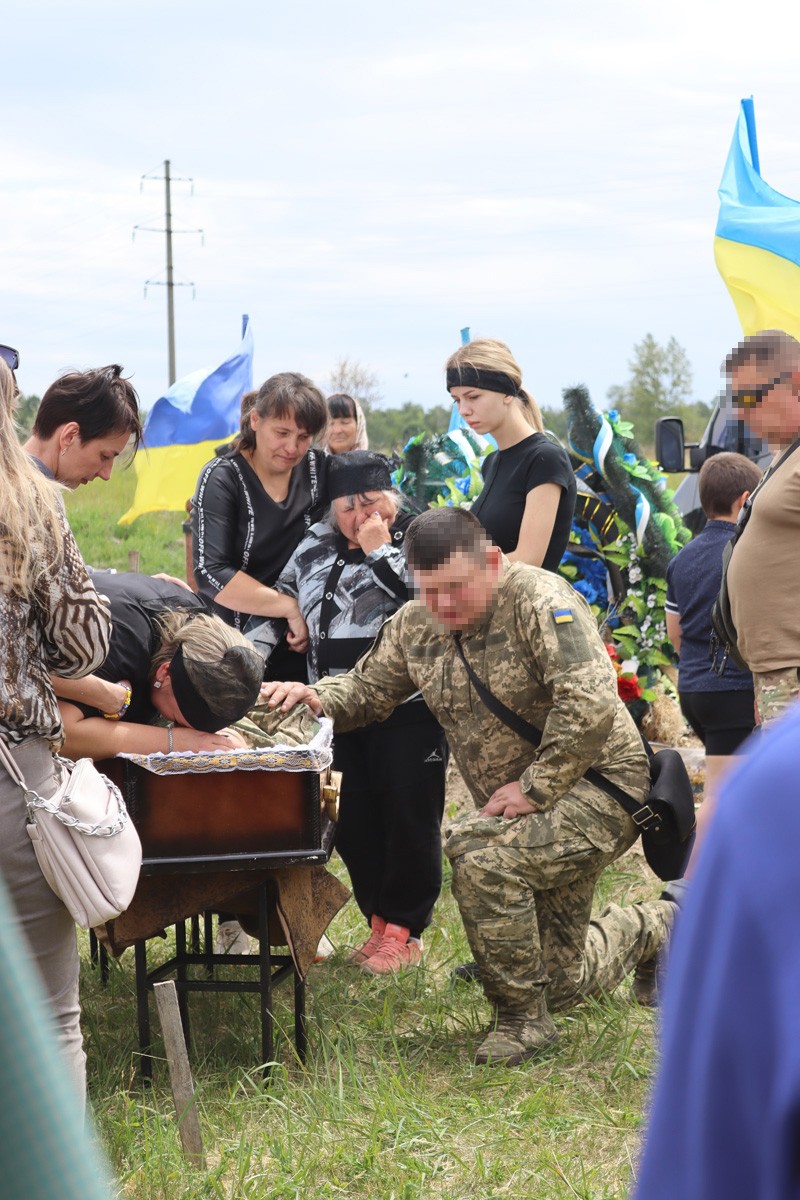 Світловодська громада провела в останню путь Миколу Гуру