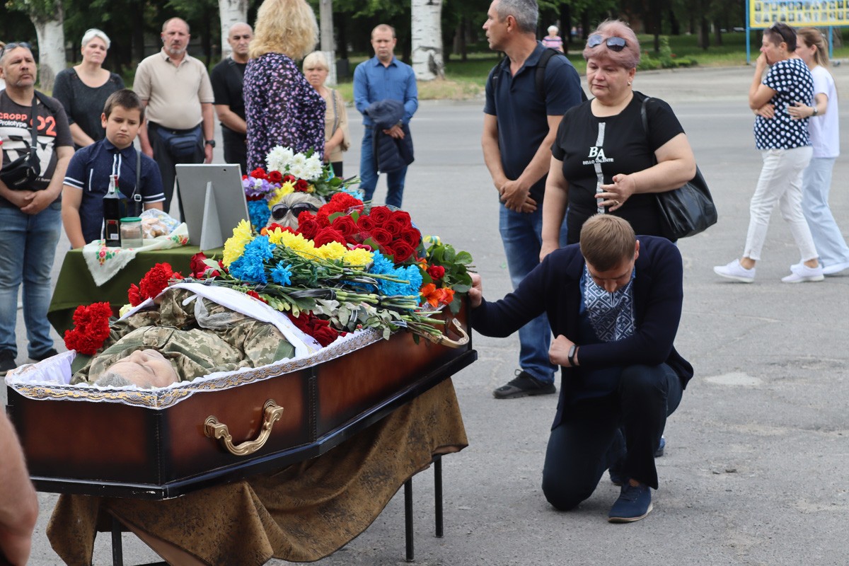 Світловодська громада провела в останню путь Миколу Гуру