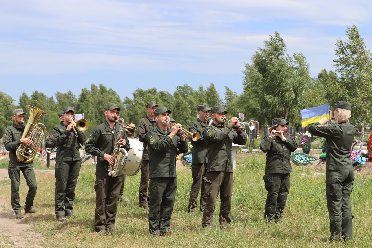 Світловодська громада провела в останню путь Миколу Гуру