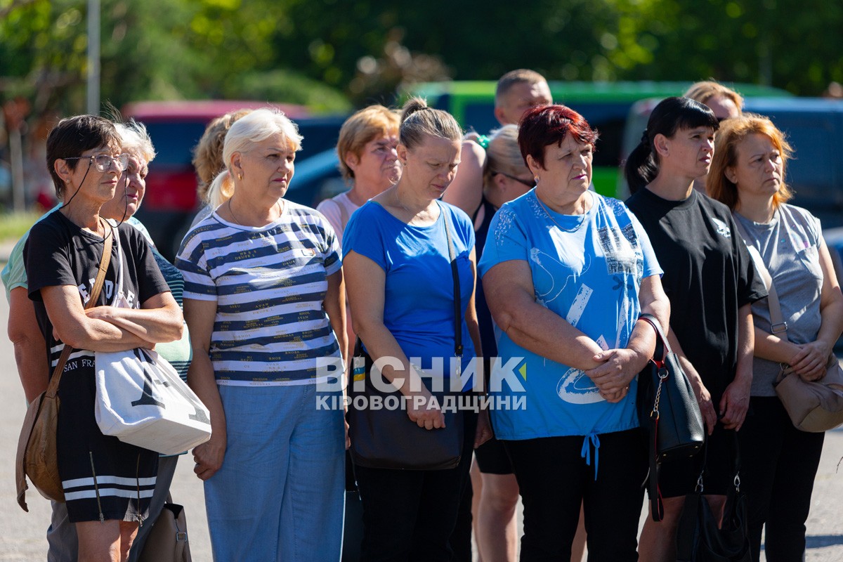 Світловодська громада провела в останню земну дорогу захисника України Олега Кривого