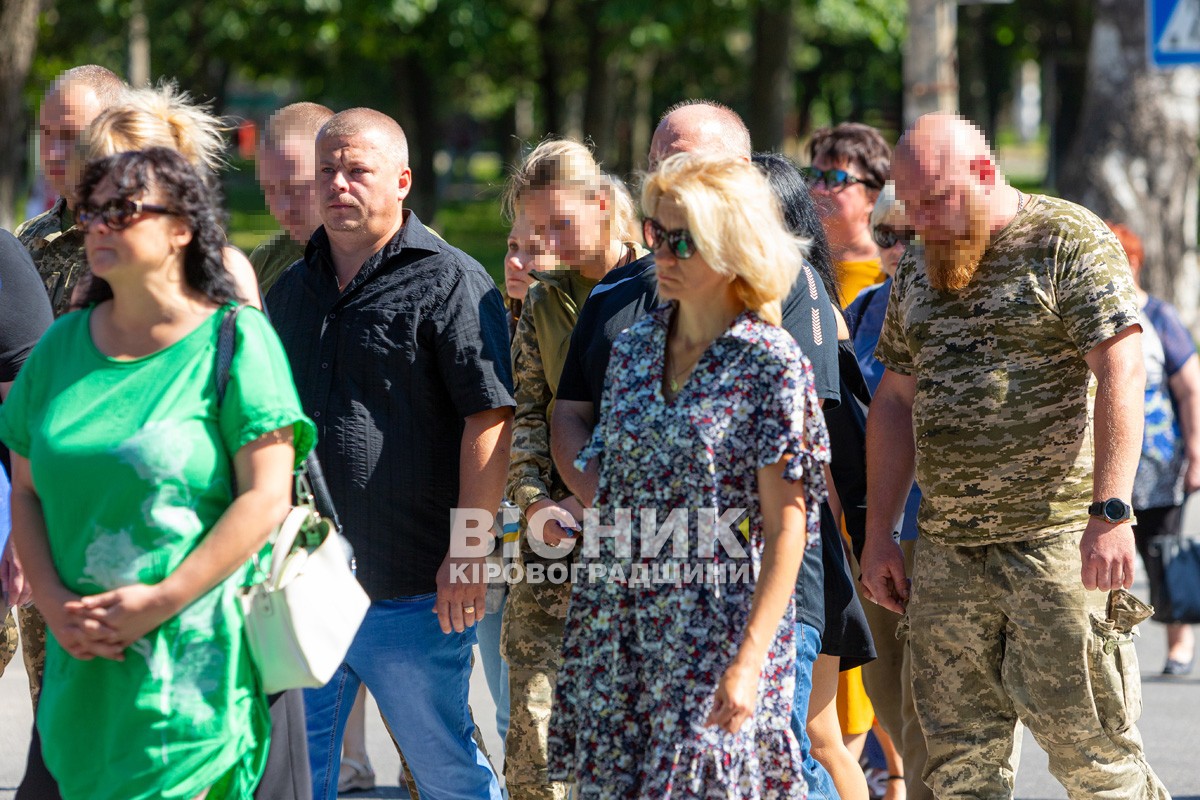 Світловодська громада провела в останню земну дорогу захисника України Олега Кривого